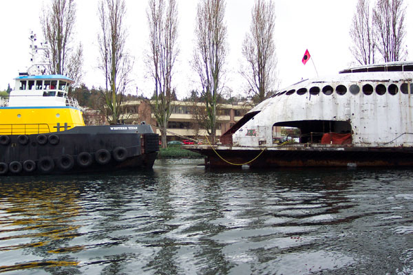 Kalakala, rear tugboat